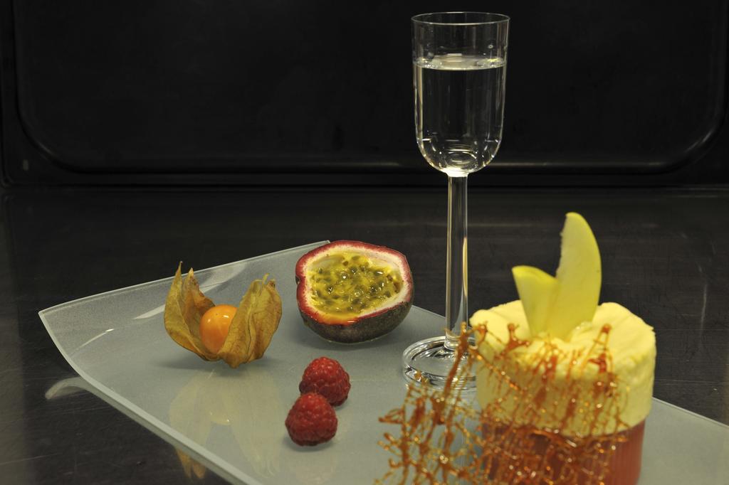 Hotel Restaurant Le Chalet Cortaillod Dış mekan fotoğraf